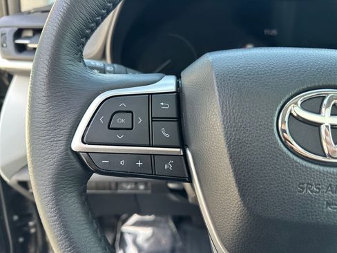 Certified 2025 Toyota Sienna XLE image 19