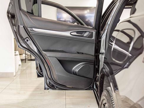 New 2025 Alfa Romeo Stelvio Sprint image 36