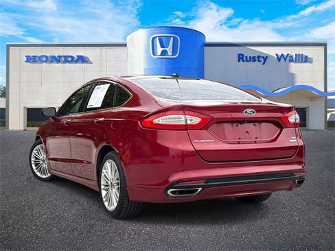 Used 2016 Ford Fusion SE w/ Equipment Group 202A image 3