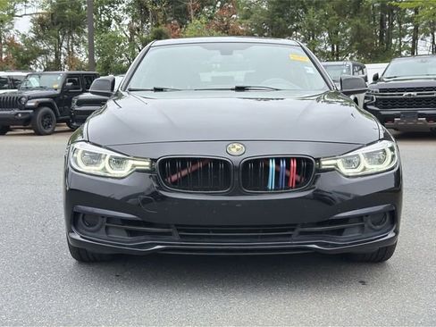 Used 2018 BMW 330i xDrive Sedan w/ Convenience Package AWD/4WD image 2