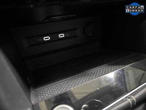 Used 2024 Volkswagen Taos SE image 19