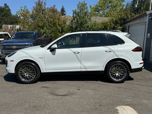 Used 2017 Porsche Cayenne S AWD/4WD image 10