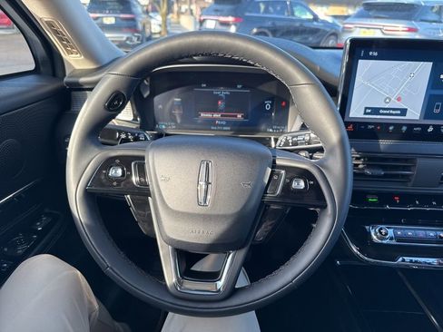 Used 2023 Lincoln Corsair AWD w/ Equipment Group 101A image 12