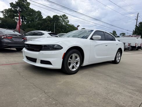 Used 2022 Dodge Charger SXT RWD image 25