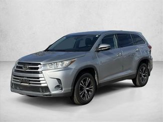 Used 2019 Toyota Highlander LE video 1