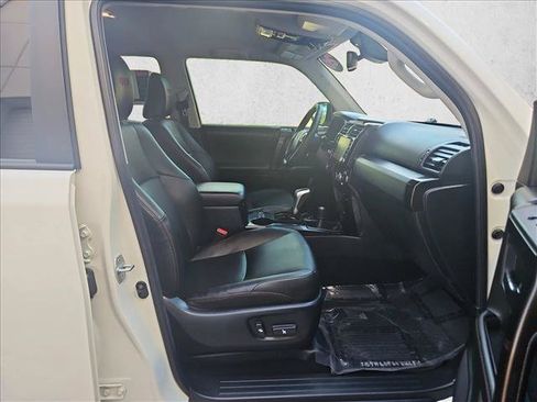 Used 2020 Toyota 4Runner TRD Off-Road Premium AWD/4WD image 21
