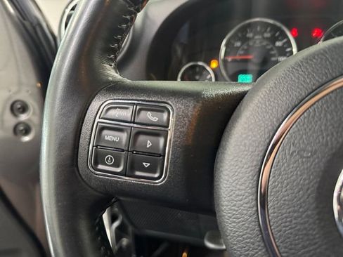 Used 2017 Jeep Wrangler Sahara w/ Connectivity Group AWD/4WD image 18