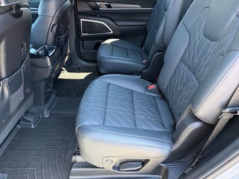 Used 2023 Kia Telluride EX X-Line image 12