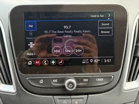Used 2023 Chevrolet Malibu LT FWD image 25