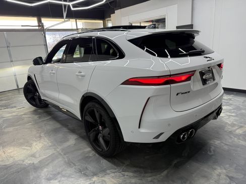Used 2022 Jaguar F-PACE SVR image 3