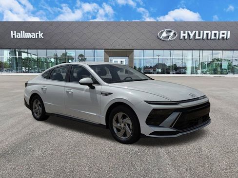 New 2026 Hyundai Sonata SE FWD image 1