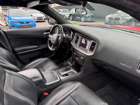 Used 2022 Dodge Charger SXT w/ Leather Interior Group RWD image 9