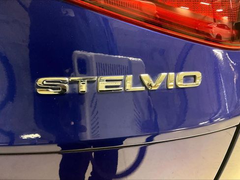 Used 2022 Alfa Romeo Stelvio Sprint image 9