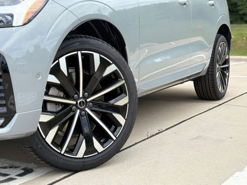 New 2026 Volvo XC60 B5 Ultra w/ Protection Package Premier AWD/4WD image 9