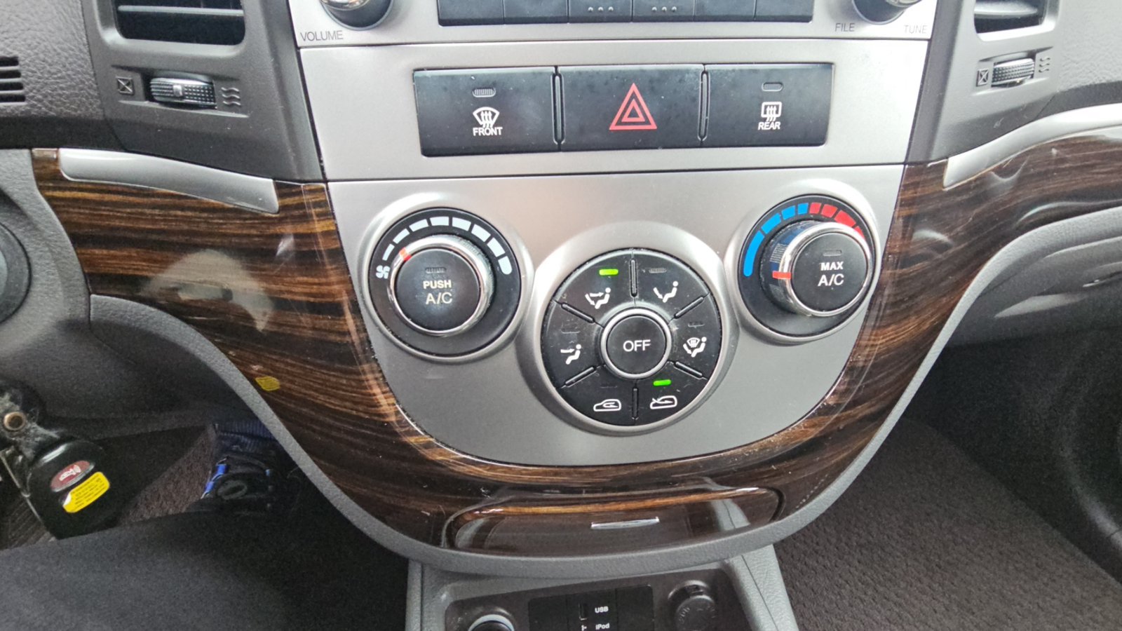 Used 2010 Hyundai Santa Fe GLS FWD image 18