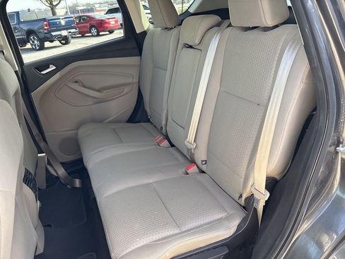 Used 2017 Ford Escape SE image 38