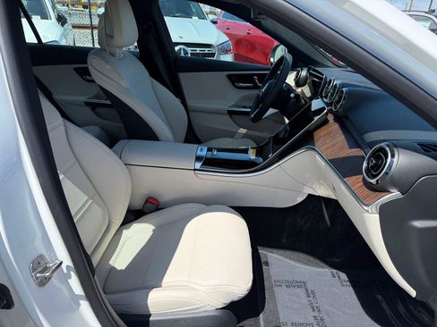 Used 2025 Mercedes-Benz C 300 Sedan image 11