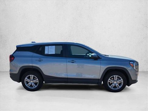 Used 2024 GMC Terrain SLE AWD/4WD image 4
