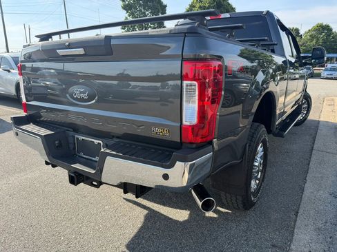 Used 2017 Ford F250 XLT w/ XLT Premium Package AWD/4WD image 5