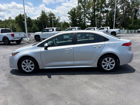 Used 2024 Toyota Corolla LE FWD image 27