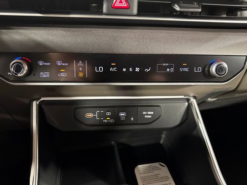 New 2026 Kia Carnival EX FWD image 19