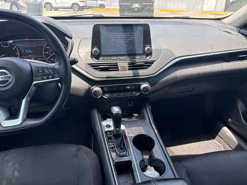 Used 2020 Nissan Altima 2.5 S FWD image 16