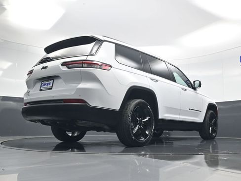 Used 2025 Jeep Grand Cherokee L Altitude AWD/4WD image 46