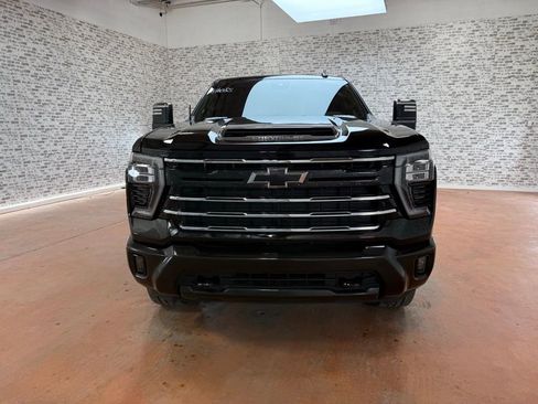 Used 2024 Chevrolet Silverado 2500 LTZ image 4