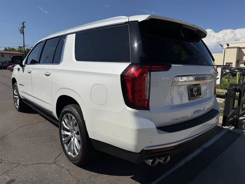 Used 2023 GMC Yukon XL Denali w/ Advanced Technology Package AWD/4WD image 4