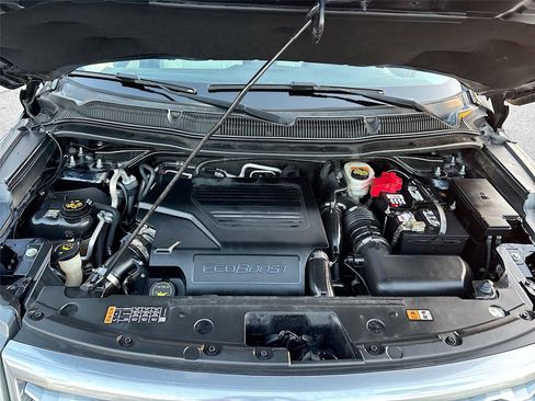 Used 2016 Ford Explorer Platinum image 34