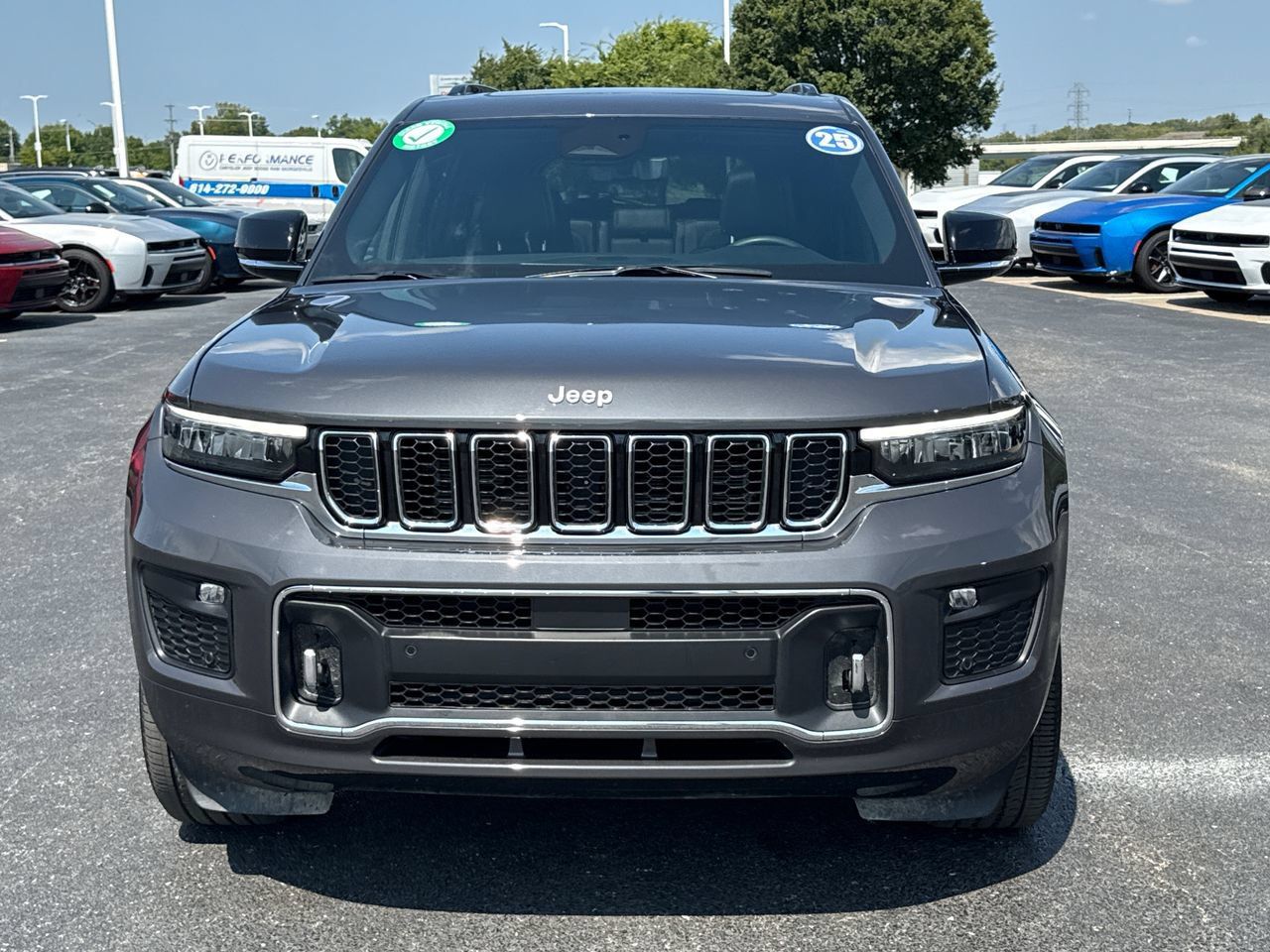 Used 2025 Jeep Grand Cherokee L Overland w/ Luxury Tech Group IV AWD/4WD image 8
