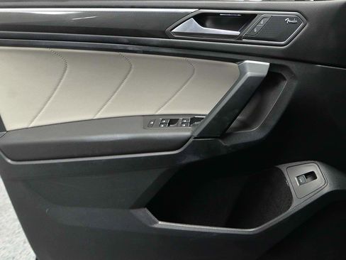 Used 2019 Volkswagen Tiguan SEL Premium R-Line AWD/4WD image 6