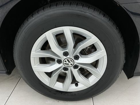 Used 2018 Volkswagen Passat 2.0T S w/ Driver Assistance Package FWD image 47