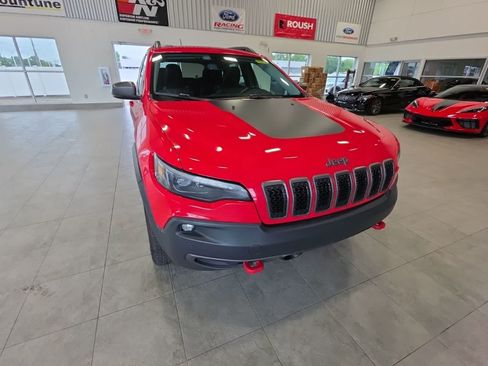 Used 2019 Jeep Cherokee Trailhawk AWD/4WD image 4