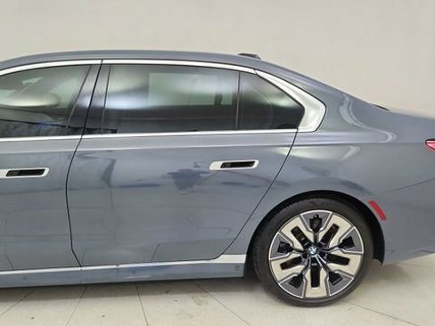 Used 2023 BMW i7 xDrive60 image 11