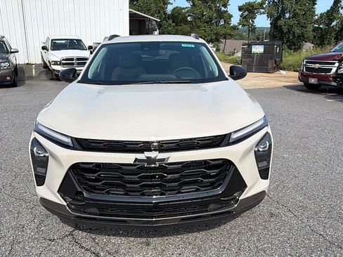 New 2026 Chevrolet Trax ACTIV w/ Driver Confidence Package FWD image 2