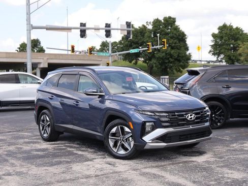 Used 2025 Hyundai Tucson SEL FWD image 2