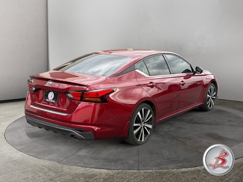 Used 2021 Nissan Altima 2.5 SR w/ SR Premium Package FWD image 7