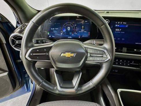 Certified 2025 Chevrolet Equinox LT image 9