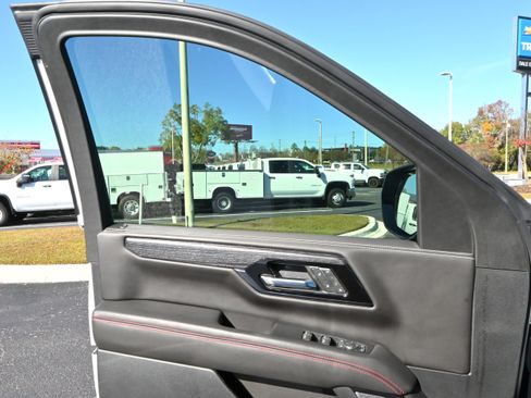 Used 2025 GMC Yukon AT4 Ultimate image 33