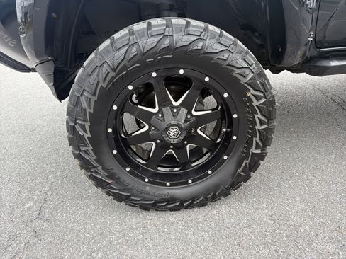 Used 2019 Toyota Tacoma SR5 image 11