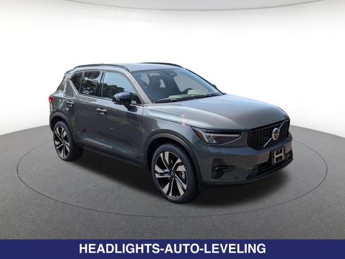 New 2026 Volvo XC40 B5 Plus w/ Climate Package AWD/4WD image 3