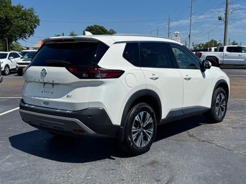 Used 2021 Nissan Rogue SV w/ Premium Package FWD image 4