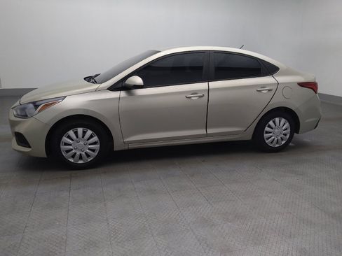 Used 2020 Hyundai Accent SE image 2