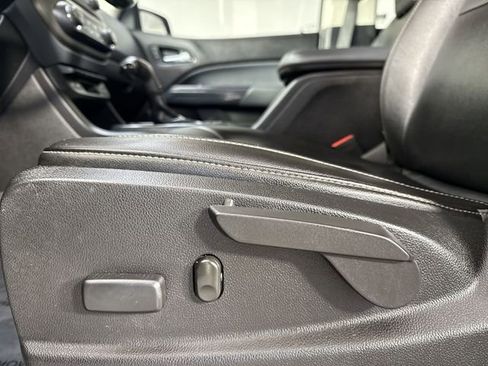 Used 2019 Chevrolet Colorado Z71 AWD/4WD image 22