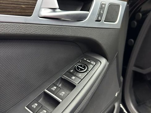 Used 2016 Hyundai Genesis 3.8 w/ Option Group 03 image 7