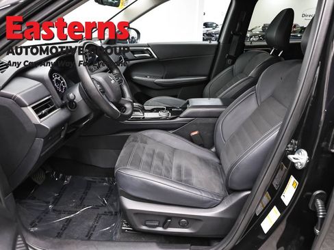 Used 2025 Mitsubishi Outlander SE AWD/4WD image 14