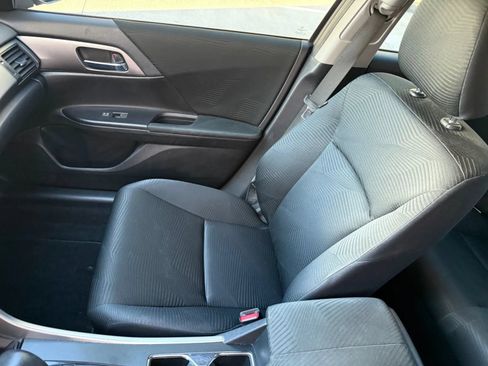 Used 2015 Honda Accord LX image 15