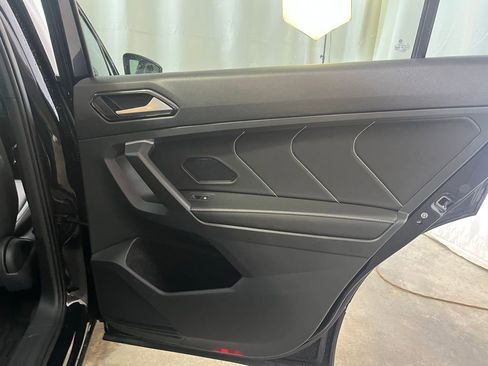 Certified 2024 Volkswagen Tiguan SE R-Line image 27