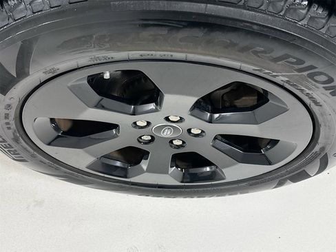 Used 2021 Land Rover Defender 110 S image 33